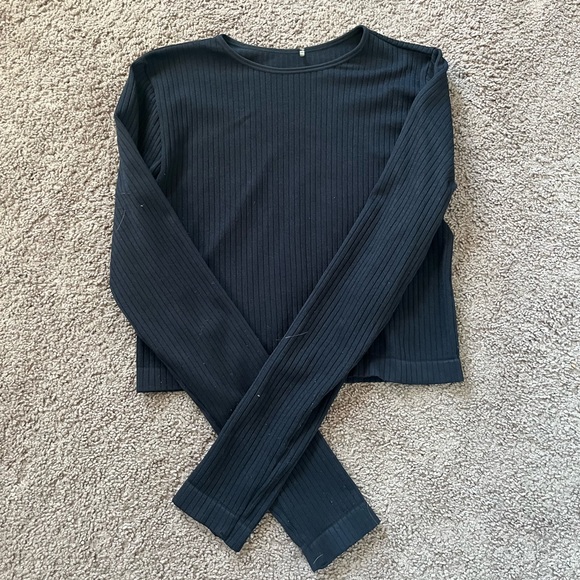 3 dynamite crop tops - Picture 5 of 5